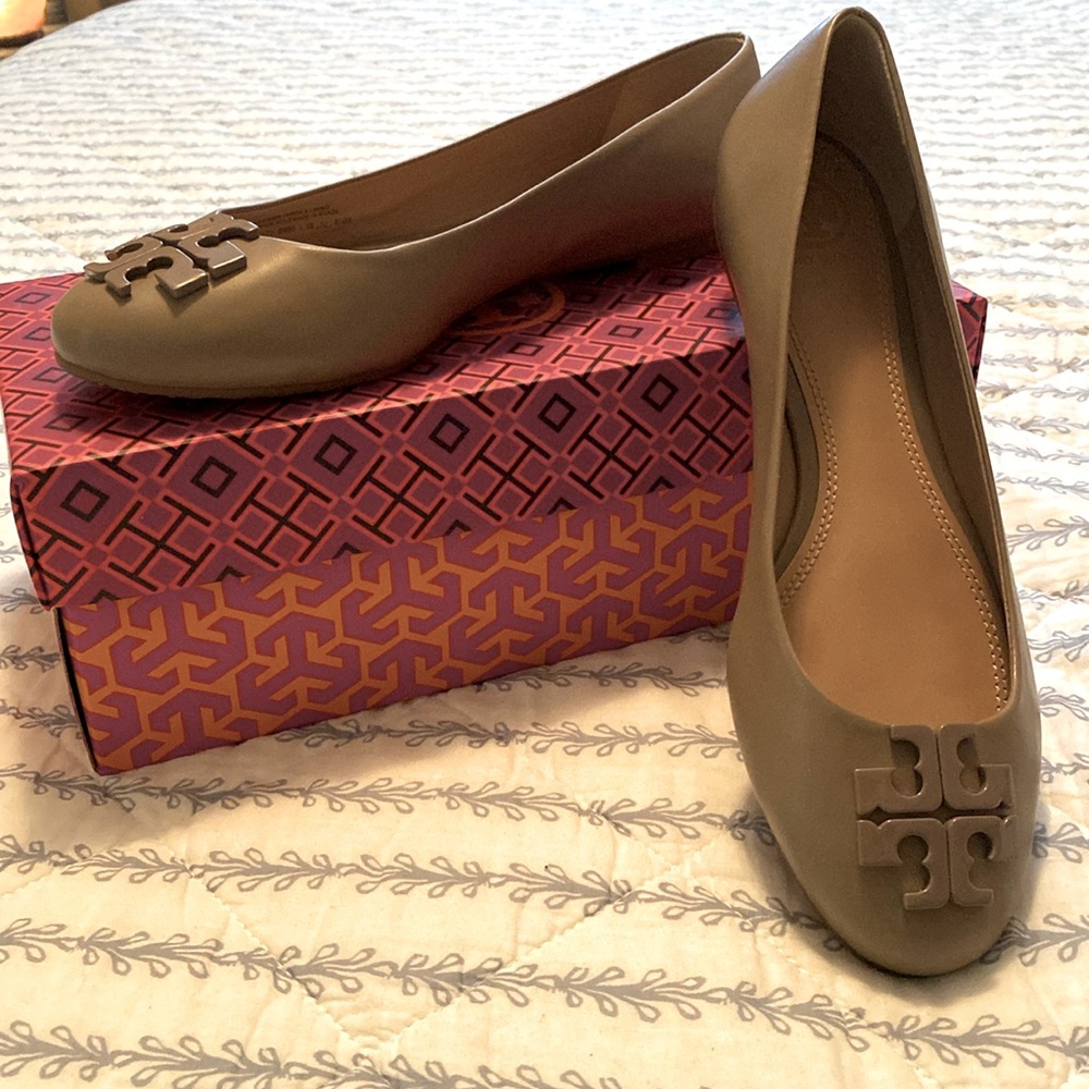 Brand new Tory Burch Lowell ballet flats